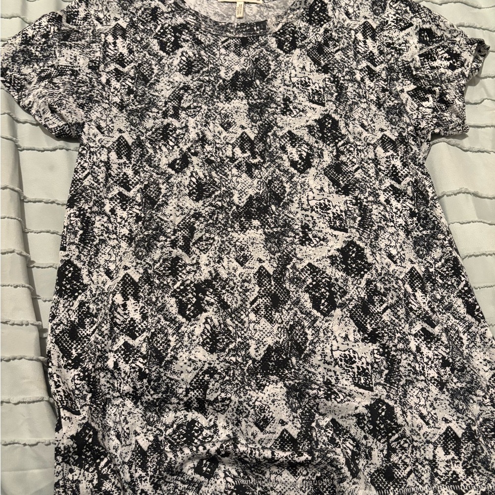 Rag & Bone Black and White Short Sleeve Tee